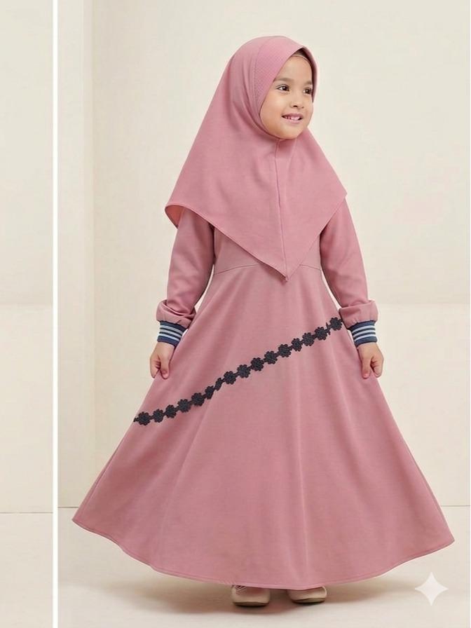 Set Gamis Anak Syar'i Cantik Usia 4-6 Tahun . Desain Mewah dengan Aksen Renda Bunga Asimetris yang U
