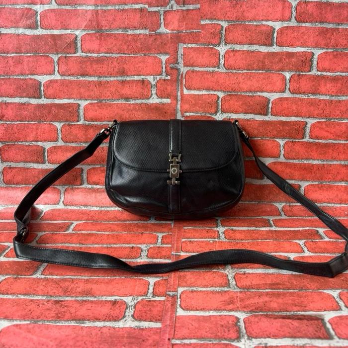 TAS SLING MINI WANITA METROCITY KULIT ASLI SECOND BRANDED HITAM / TAS SELEMPANG KECIL WANITA KULIT A