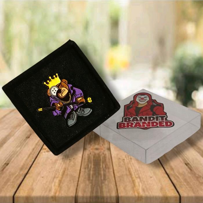 Pin Topi Justfitted Berlin Bear Logo Beruang Aksesoris Topi JF Enamel