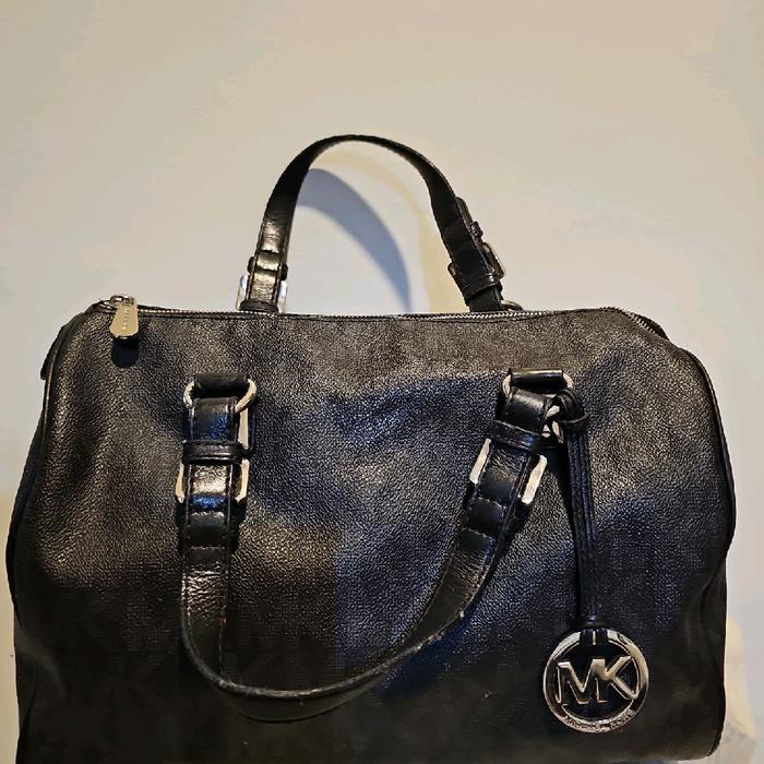 tas speedy MK cantik hitam manis