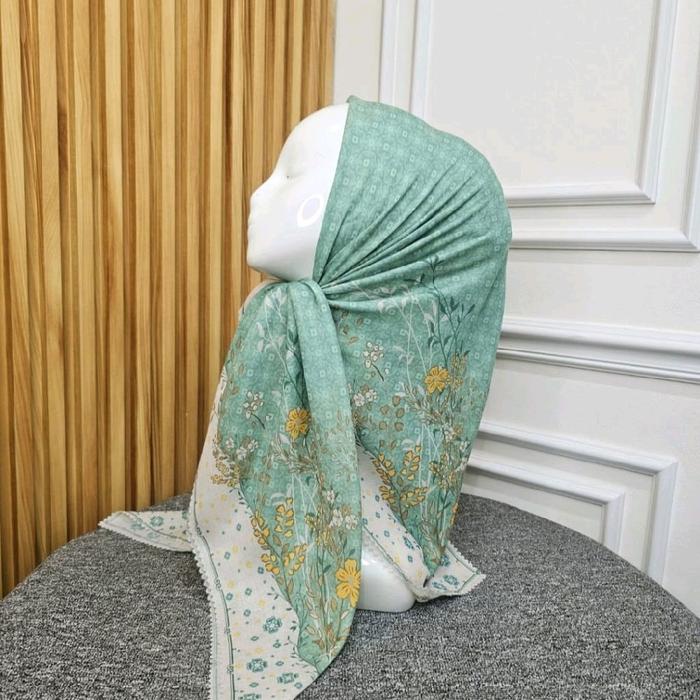 KERUDUNG SEGI EMPAT HIJAB MOTIF BUNGA LARAS SAGE KUNING