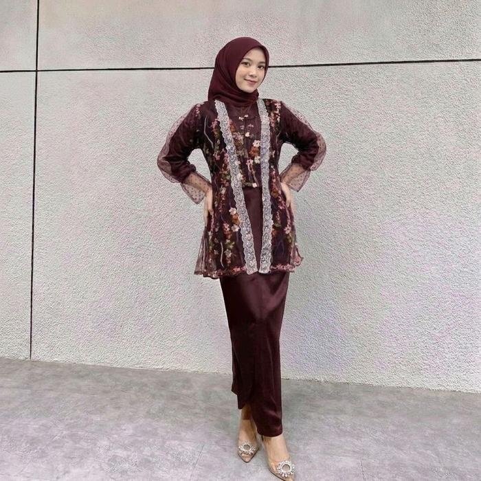 Debatik - Setelan Kebaya Modern Tulle Gardenia Premium untuk Acara Formal Kondangan Wisuda Renda Mew