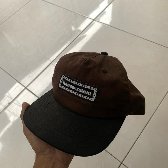 Topi Hammerstout dengan Label Hitam dan Coklat