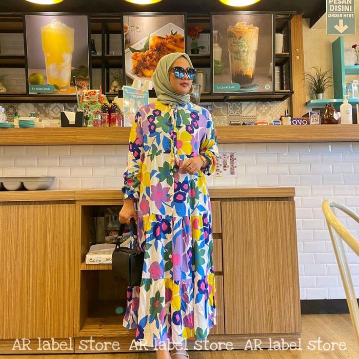 Dress Midi Rayon Uniclo Premium Model Fadiyah dengan Kancing Full dan Aplikasi Tali di Leher