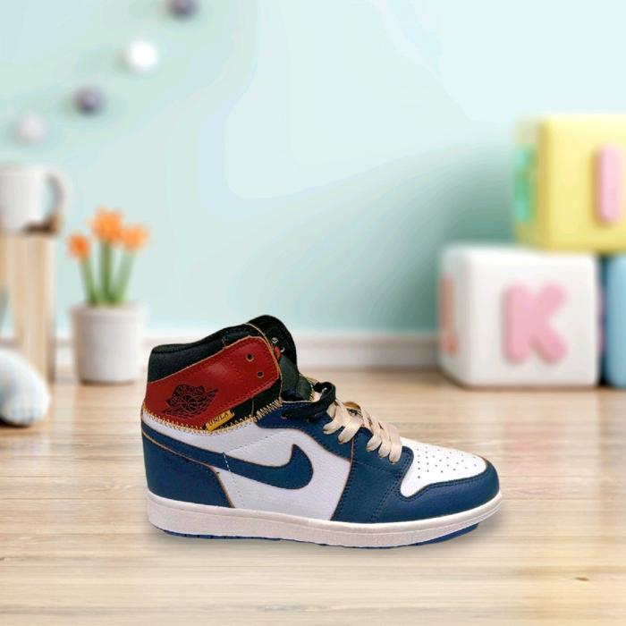 SEPATU SNEAKERS JORDAN 1 RETRO HIGH BLUE TOE - BV1300- 146 " UNISEX "