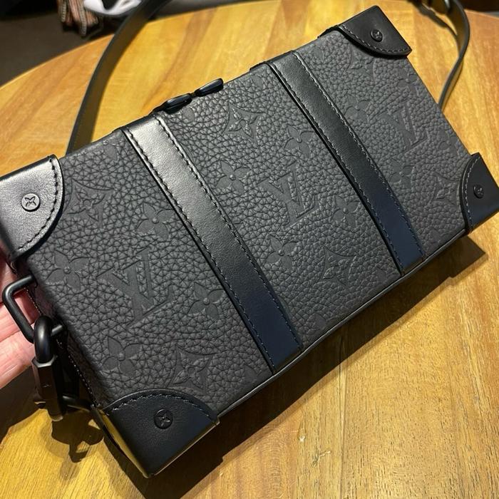 LV Louis Vuitton Soft Trunk Wallet Taurillion