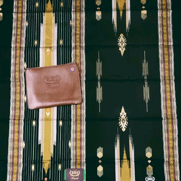 sarung bhs royal sta gold hitam merah dan hita. kuning emas