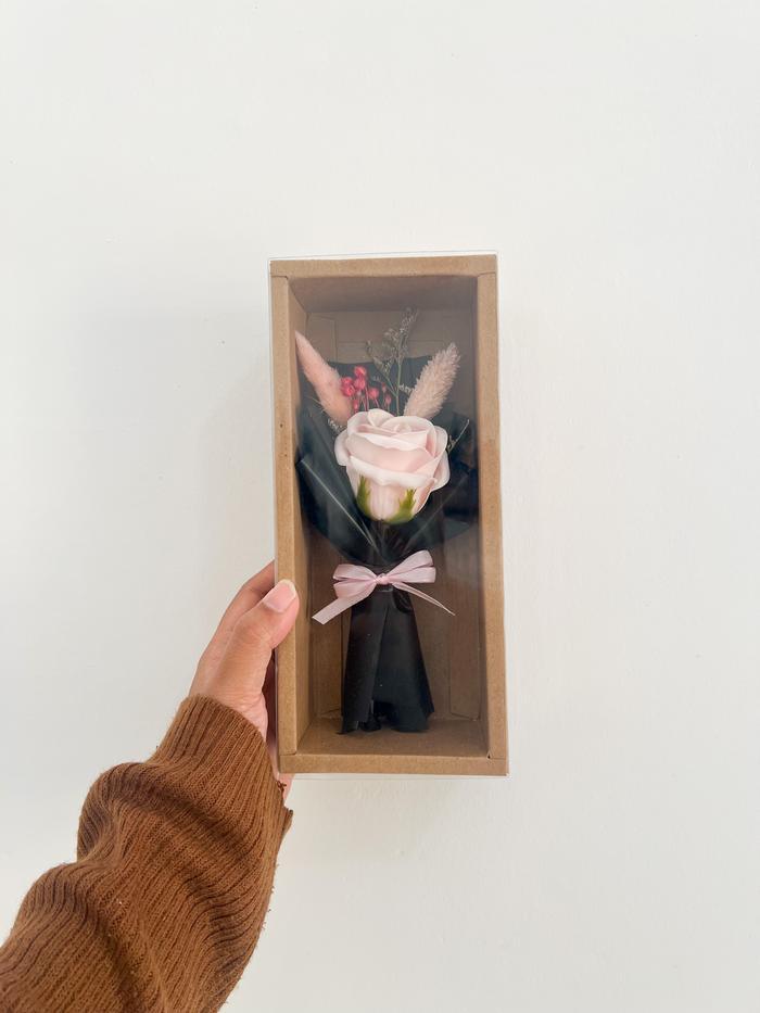 Gift Box Cowok Graduation Untuk Cewe Gift Buket Bunga Wisuda Bouquet Set Hadiah Ulang Tahun Pacar Ka