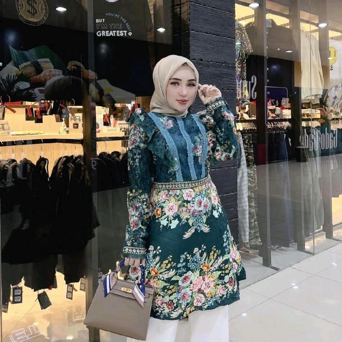 Tunik Emerald Shellasaukia Atasan Muslim Wanita Motif Remaja Panjang Cantik Simple