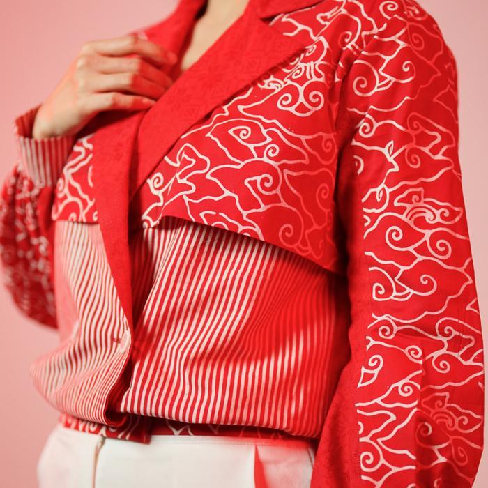 BATIK TRUSMI Merdeka Collection Jaket Batik Mega Mendung Kerah Motif Panjang Blazer Kancing Casual