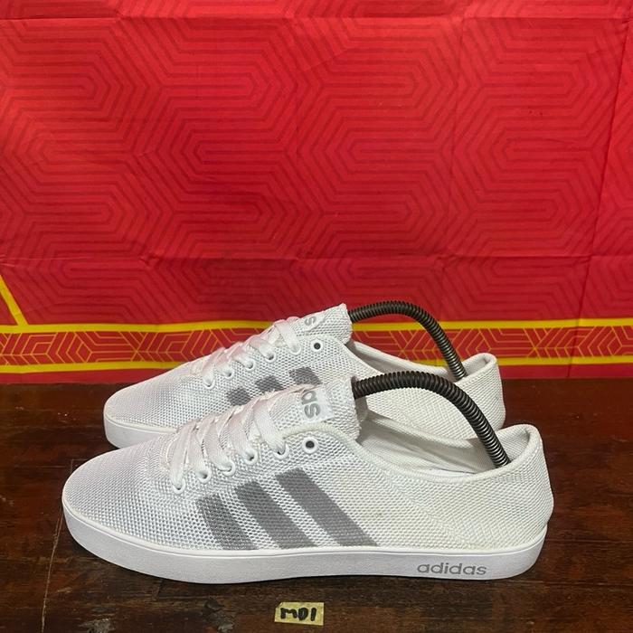 Sepatu second ori adidas neo white size 42