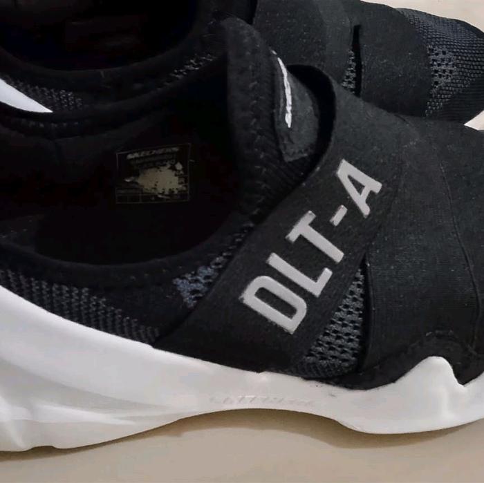 [PRELOVED] Sneaker Shoes merk SKECHERS DLT-A ORIGINAL