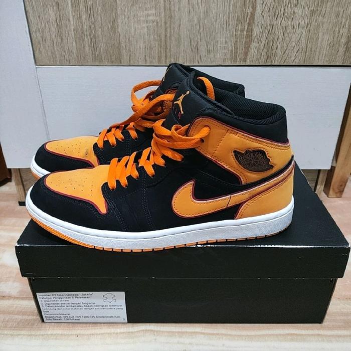 Sepatu Sneakers Anak  Air Jordan 1 Mid SE Black Vivid Orange - Original 100% (Bekas)