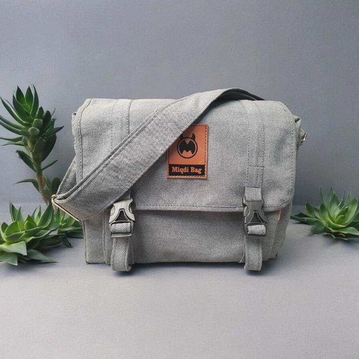 Miqdi Tas Selempang Distro Keren Bahan Kanvas Pria