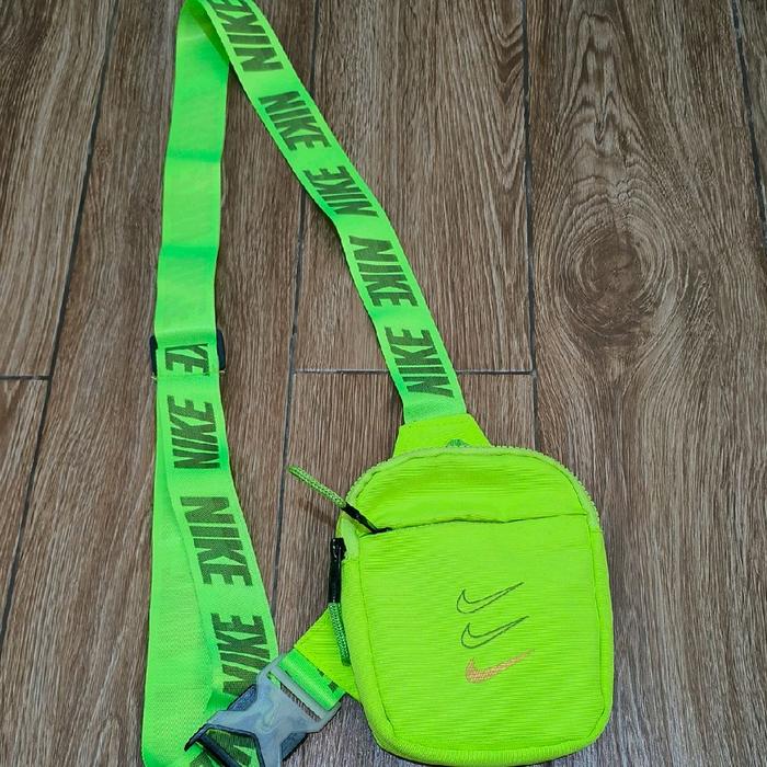 Tas Nike Selempang Slingbag Crossbody Warna Hijau Neon Stabilo