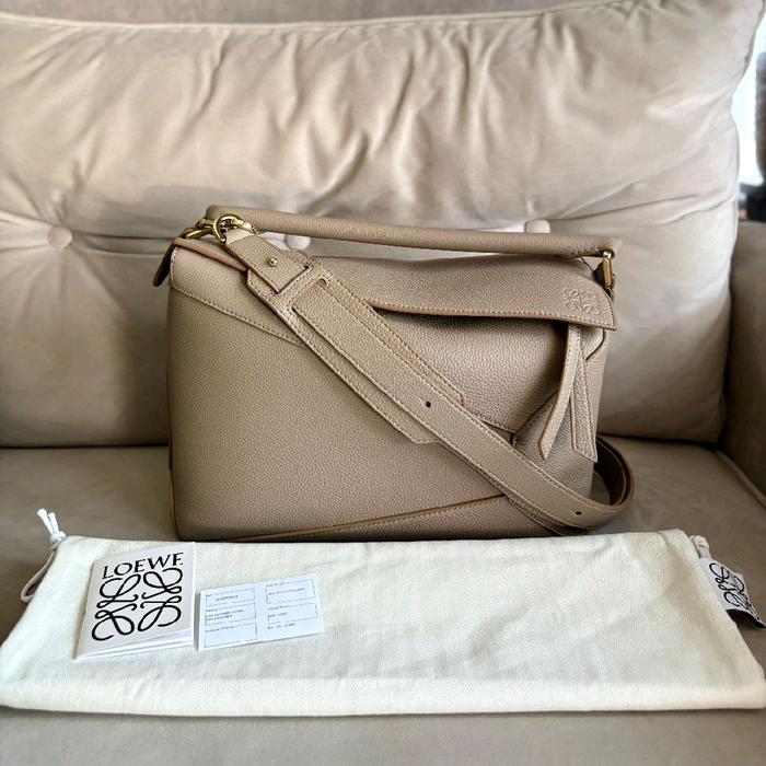 Loewe Medium Puzzle Edge Bag Warna Sand (NBU)