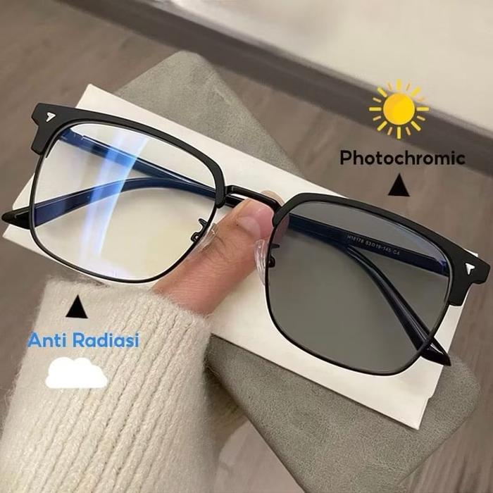 Kacamata Hitam Photochromic Anti Radiasi Frame Persegi Lensa Transisi Modern Minimalis