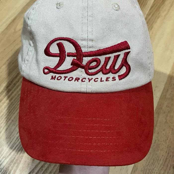Preloved topi deus original