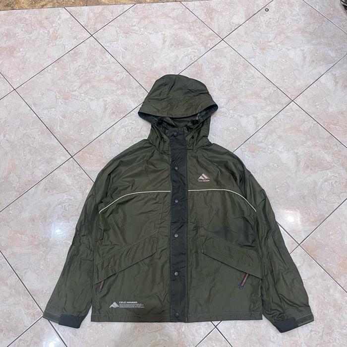 jaket field member ijo botol