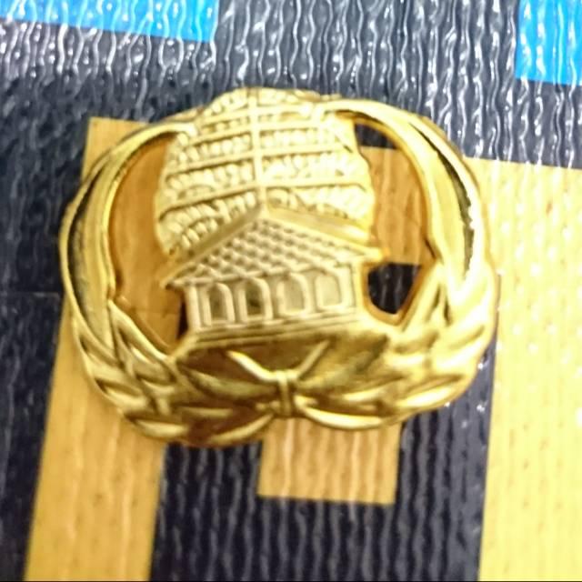 "korpri"  "lencana korpri"  "pin korpri"  " korpri peniti "  "korpri mangnet"  "korpri sepuh"