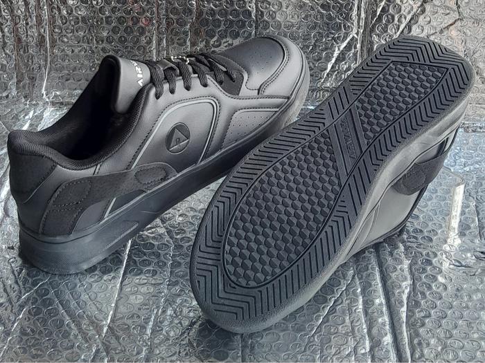Sepatu Sekolah/ Kerja / Unisex Airwalk Balkis Size 40, 41