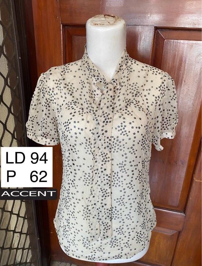 Accent Kemeja Motif Bintang Lengan Pendek Nerawang Sheer - preloved