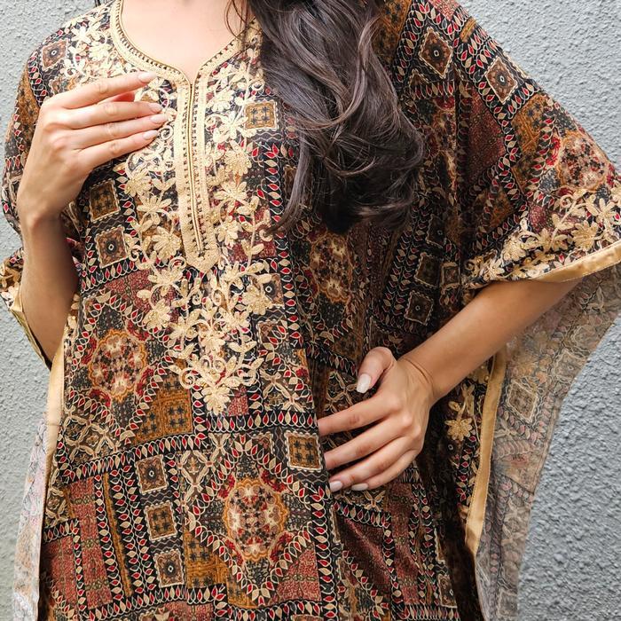 Kaftan Tunik Rayon dengan Bordirran benang cream di bagian dada/Kaftan India/kaftan etnik