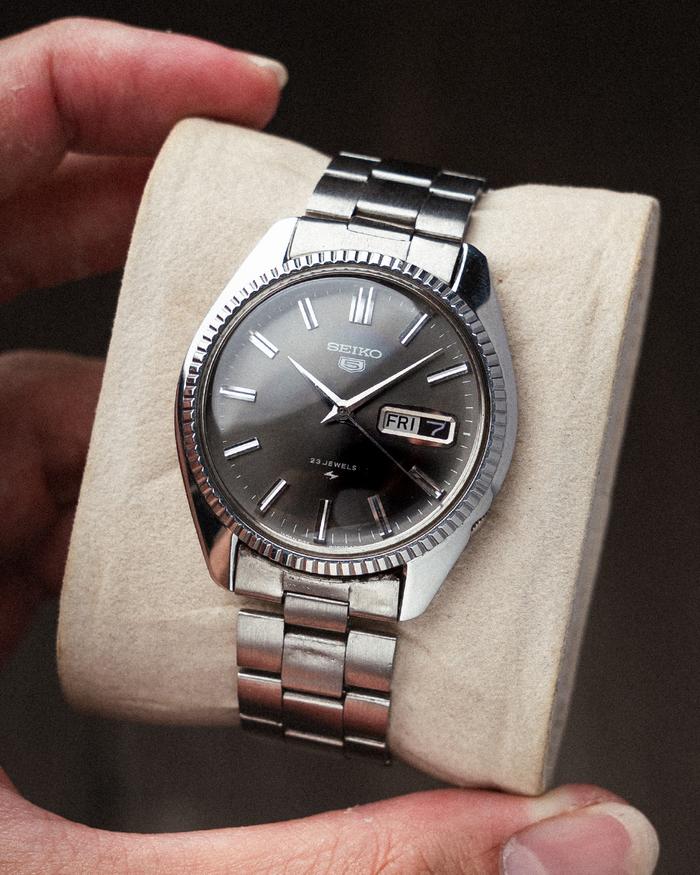 Seiko 5 Classic Black Fluted Bezel