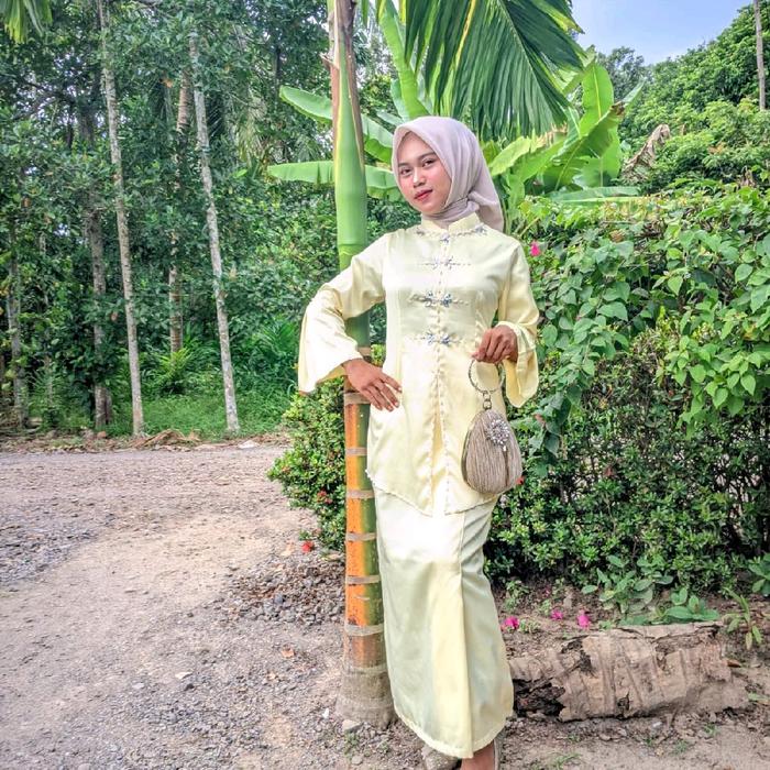 baju setelan kurung Melayu Aulia