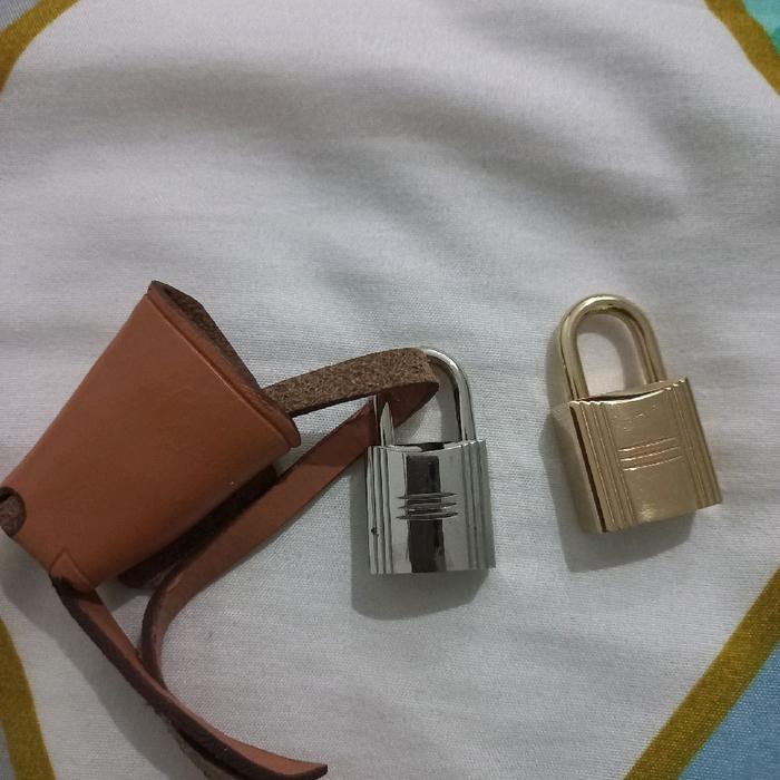 gembok lv/ gembok dan cover kulit ori lv
