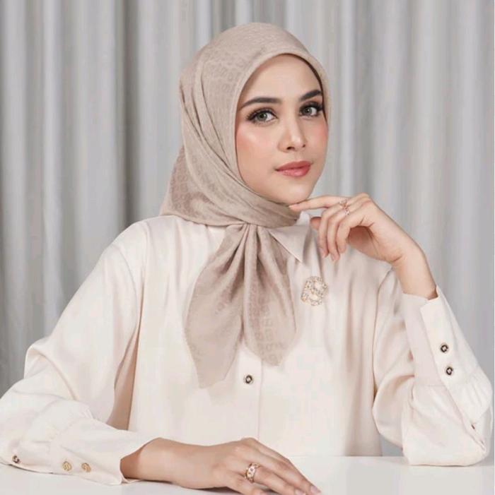 Buttonscarves Everyday Tapis Embossed