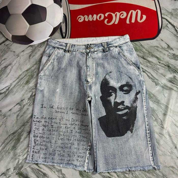 Jorts makaveli tupac.         .