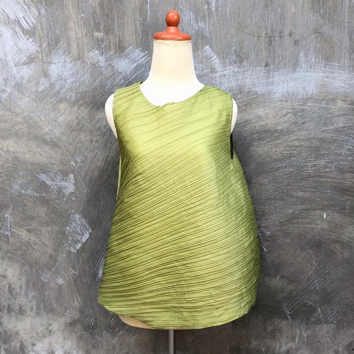 Homme Plisse Issey Miyake Asymmetrically Women Tops