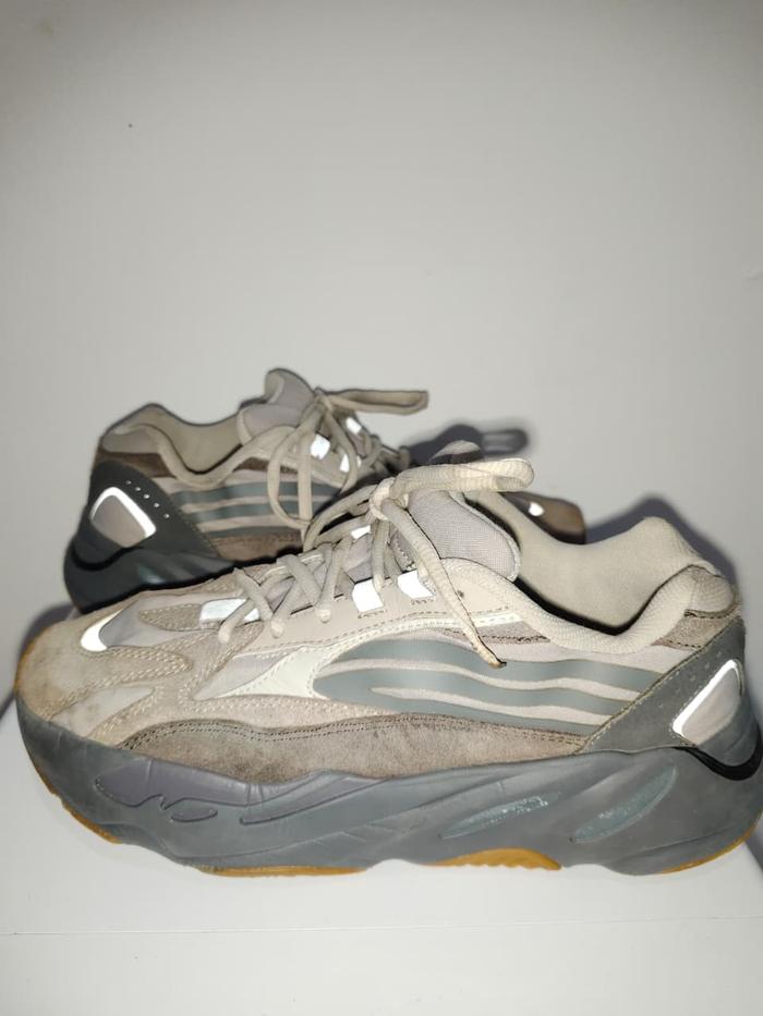 Adi Yeezy B00st 700 V2 "Tephra"