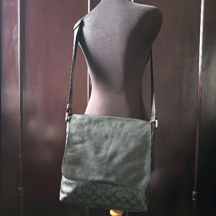 Sling Bag / Tas Selempang Pria Kulit Asli Ukuran Sedang Black Grey Genuine Leather Preloved/second