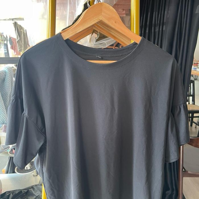 Preloved thrift branded uniqlo original polos atasan blouse wanita atasan cewek hitam