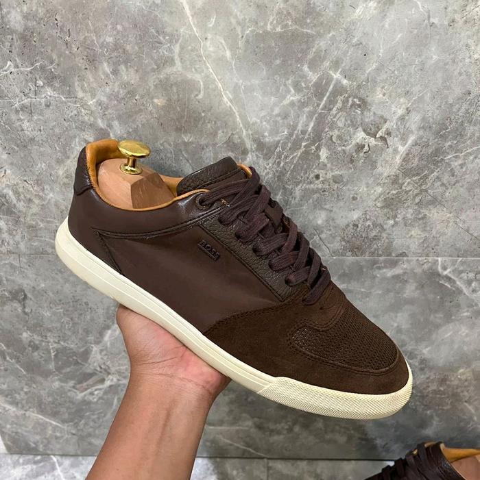 Sepatu H U 6 0  13 0 5 5 Size 39-40 Original Sneakers Casual Bekas Second Preloved Authentic Pria Wa