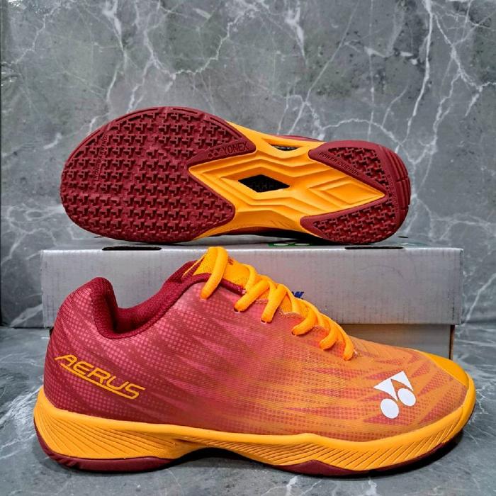 YONEX Sepatu Aerus 3 Cocok untuk Badminton dengan Power Cushion dan Desain Nyaman