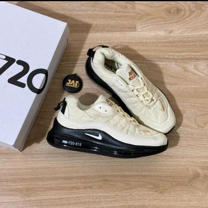 Sepatu Sneakers Nike Air Max 720-818 Cream Black Pria, 720 Cream Black Pria
