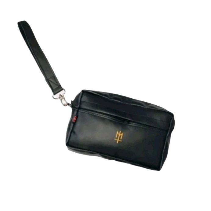 maternal disaster-clutch bag