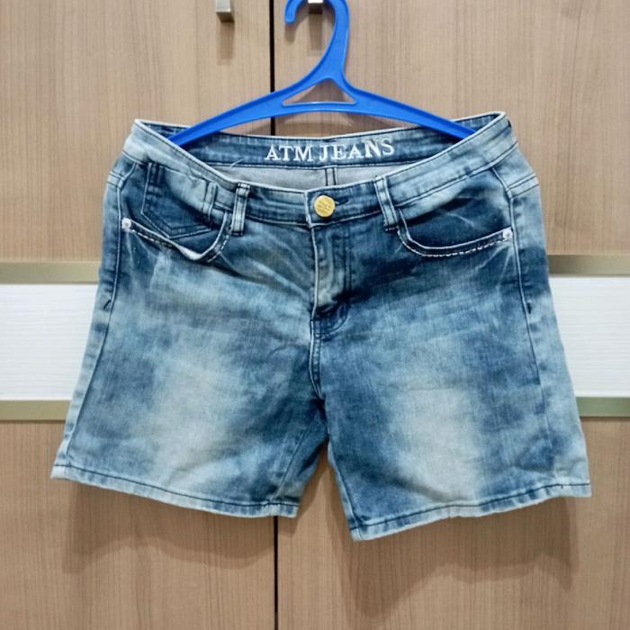 celana jeans pendek bekas wanita dewasa size 29 denim wash non stretch thrifting preloved