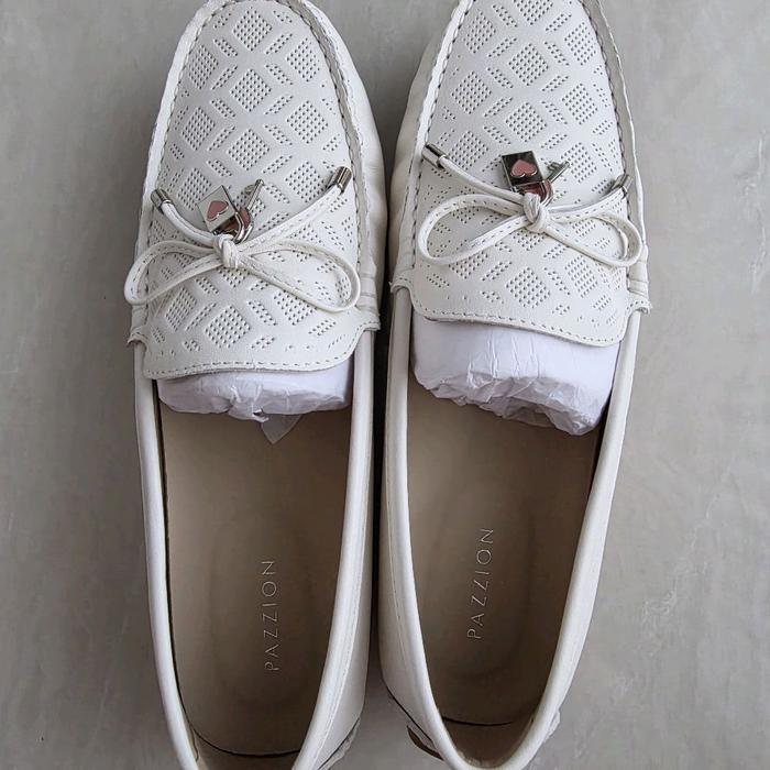 Pazzion flat shoes white colour size 39
