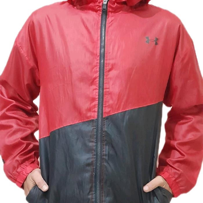Jaket Windbreaker Under Armour Pria Merah-Hitam