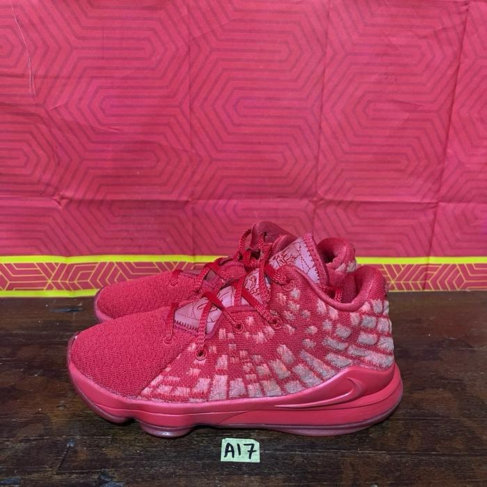 Sepatu anak second ori nike lebron 17 pink size 33.5