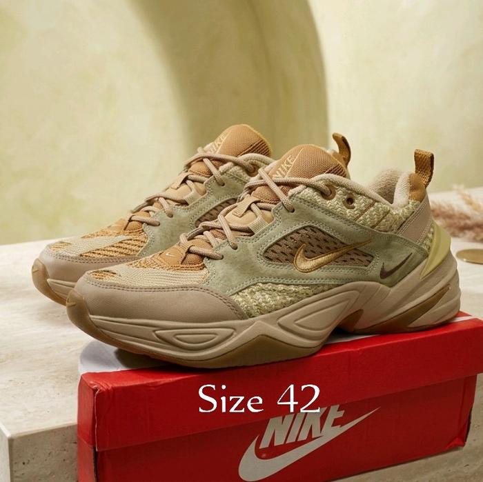Second Nike Sepatu Sneakers Pria Model M2K Teknologi Size 42 Warna Coklat Kuningan rare item