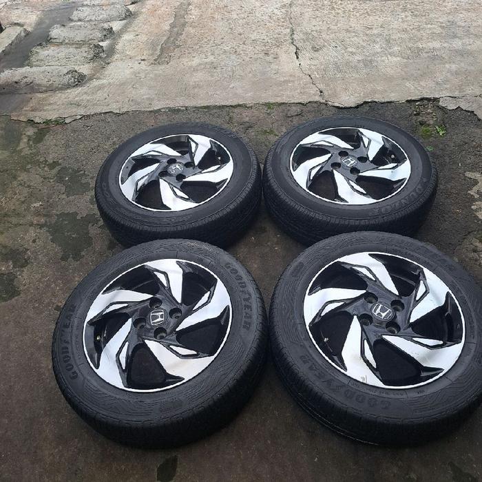 mobilio ring 15 velg dan ban mobilio