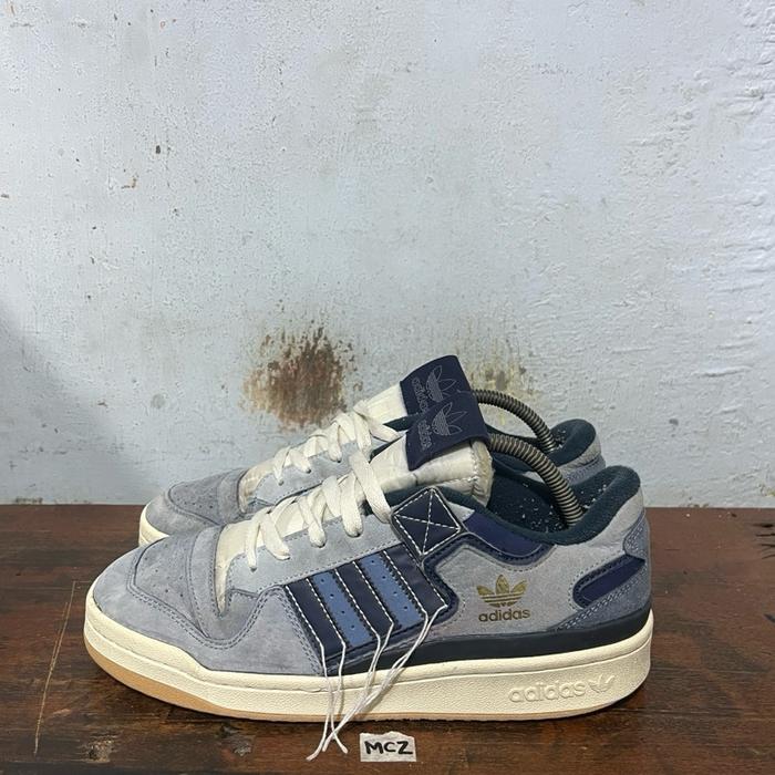 Sepatu second ori adidas forum low denim size 42