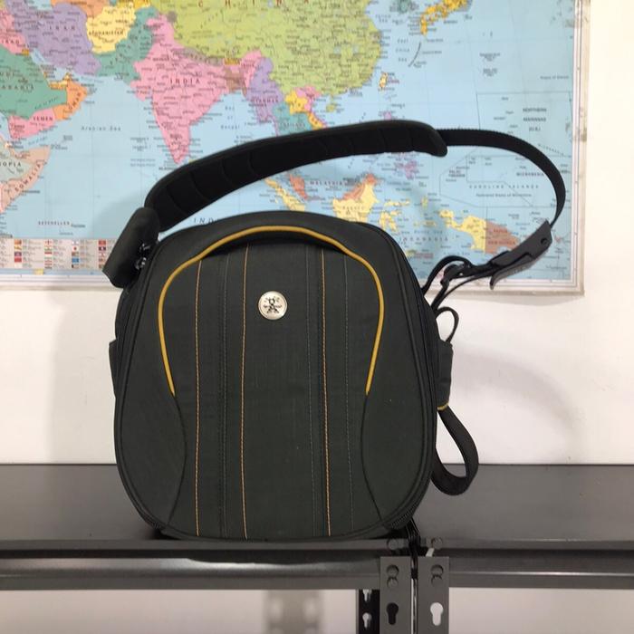 Crumpler tas selempang kamera