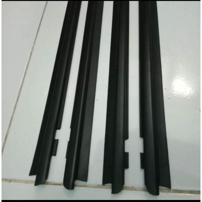 karet pelipit kaca luar water strip kaca datsun GO original