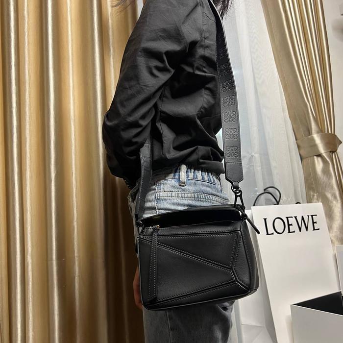NEGO PRELOVED LOEWE PUZZLE MINI PUZZLE BAG IN CLASSIC